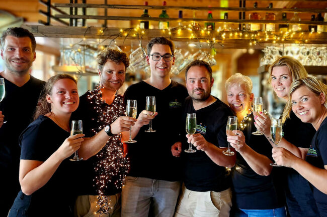 Multi Fun Bussloo team proosten