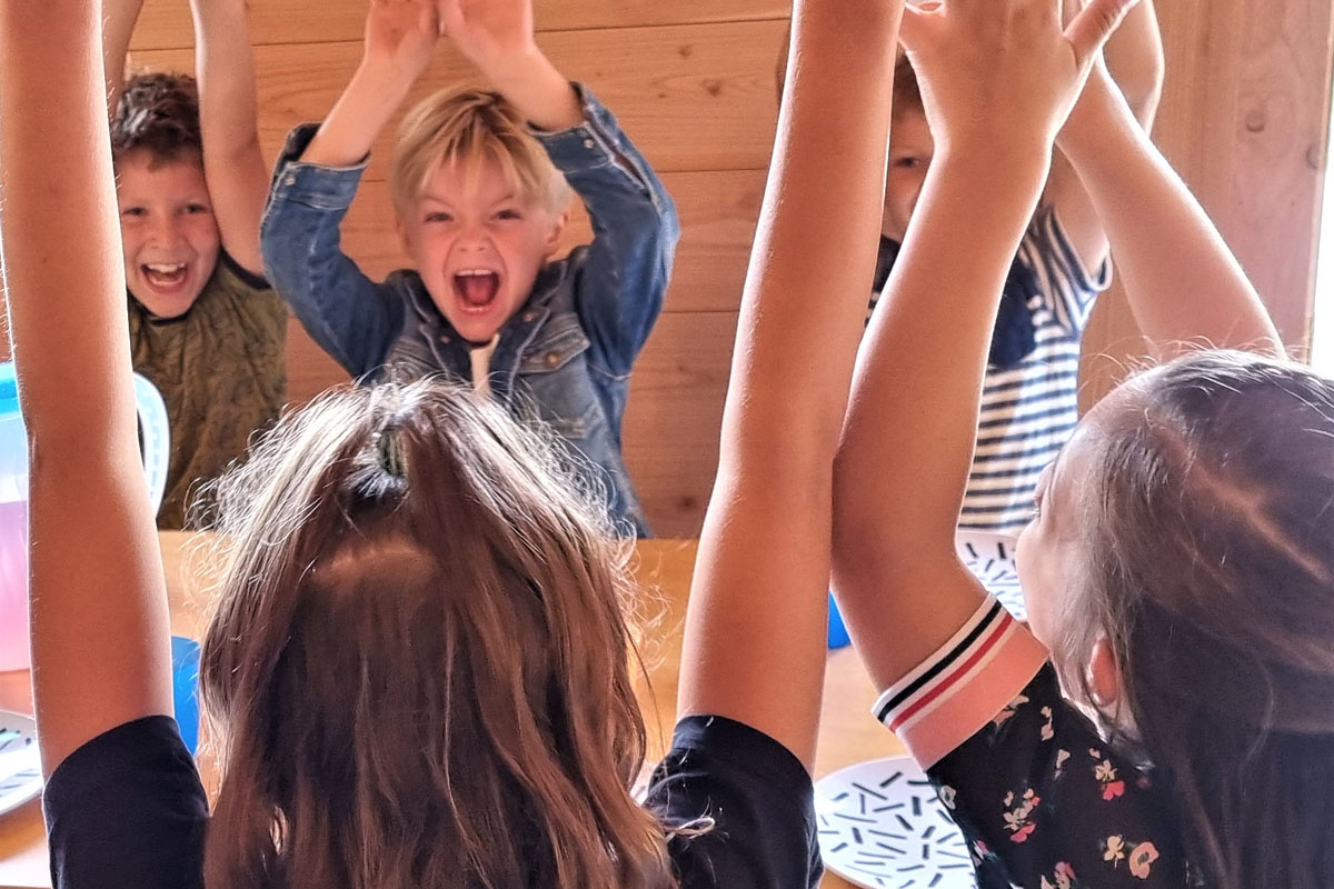 kinderfeestje juichen
