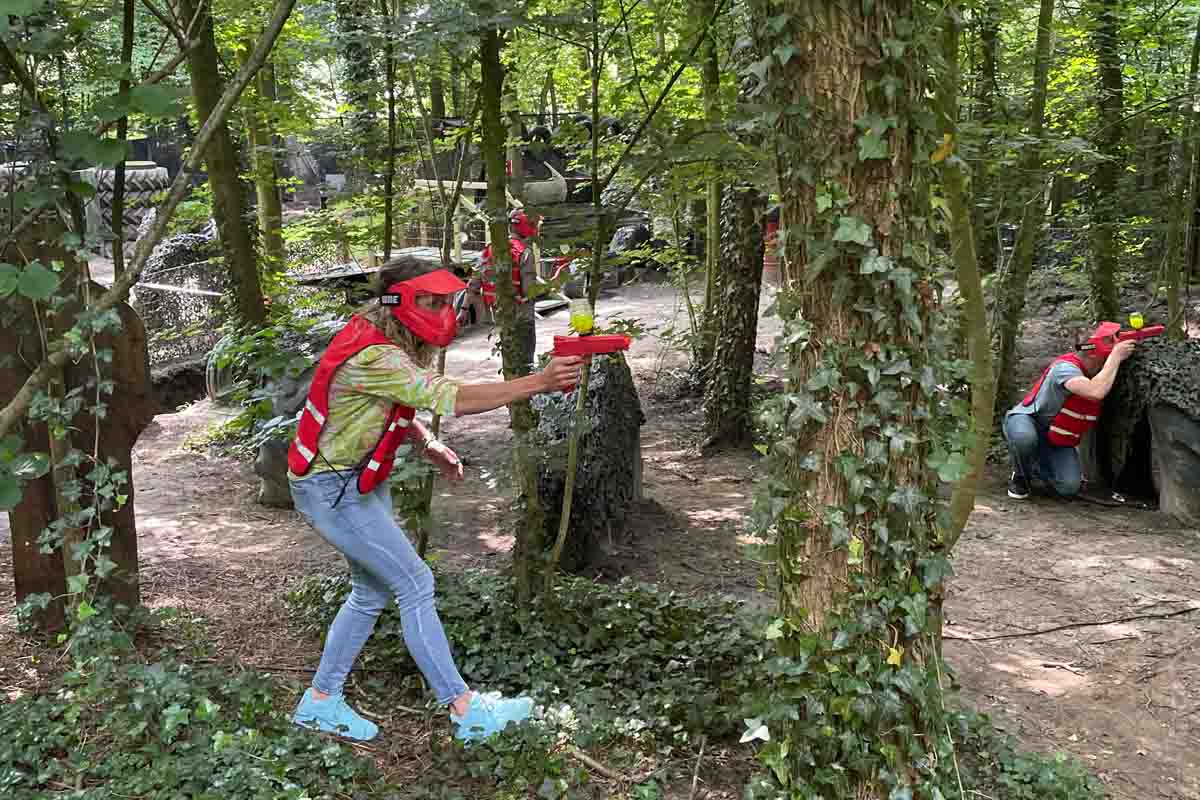 GelblasterPaintball 2.0 buiten tussen bomen