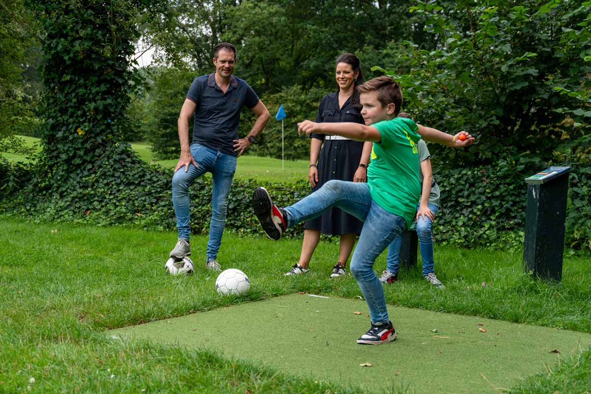 Voetgolf aftrappen