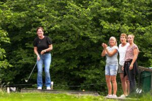 Pitch&Putt groep op de baan afslag